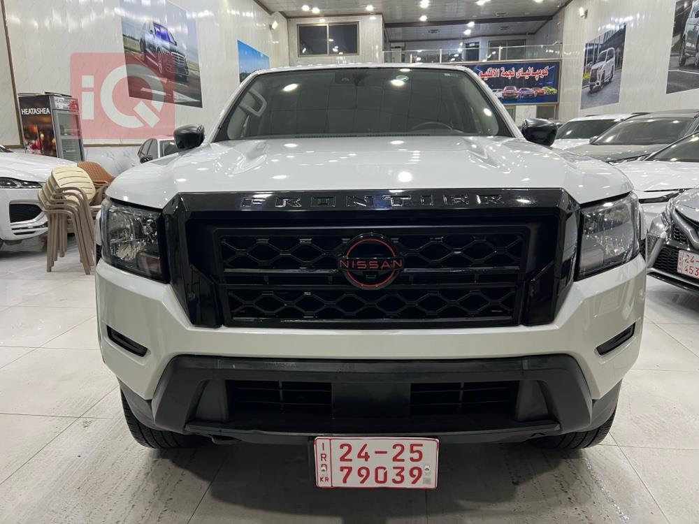 نيسان فرونتر